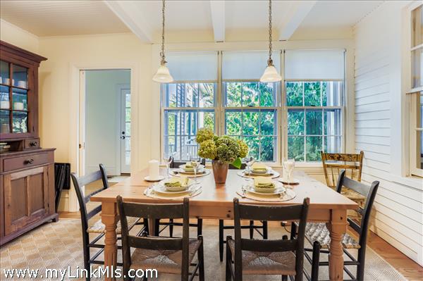 with breakfast area