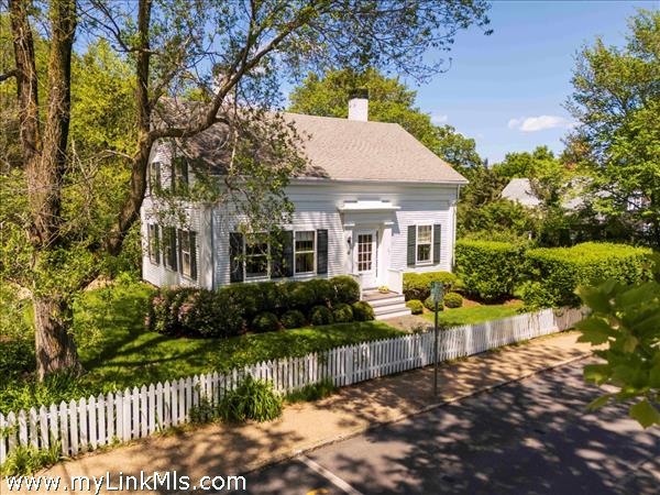 27 Spring Street, Vineyard Haven