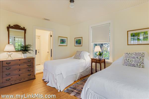 The downstairs en suite bedroom #1
