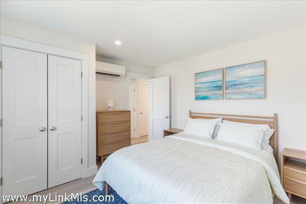 Guest bedroom