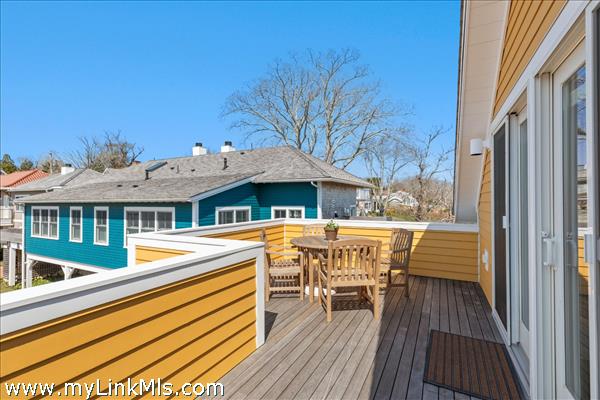 2nd floor private deck