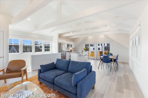 2nd level living area