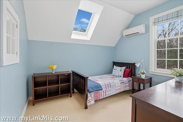 2nd level bedroom (3)
