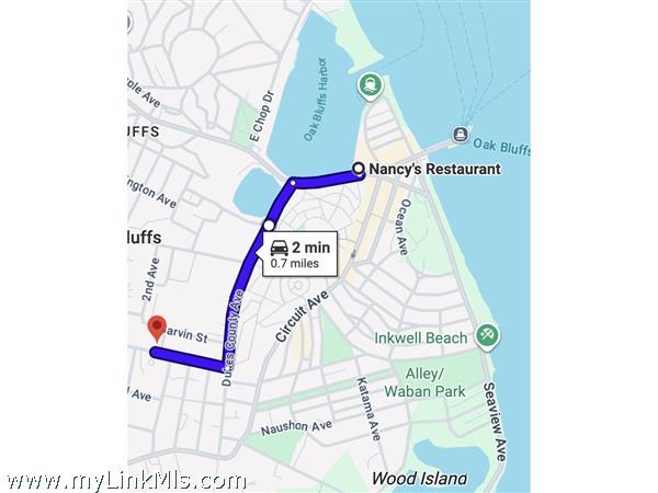 Quick access to downtown Oak Bluffs; shopping, restaurants, and ferries.