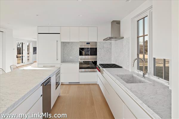Carrara custom marble counters from Italy
