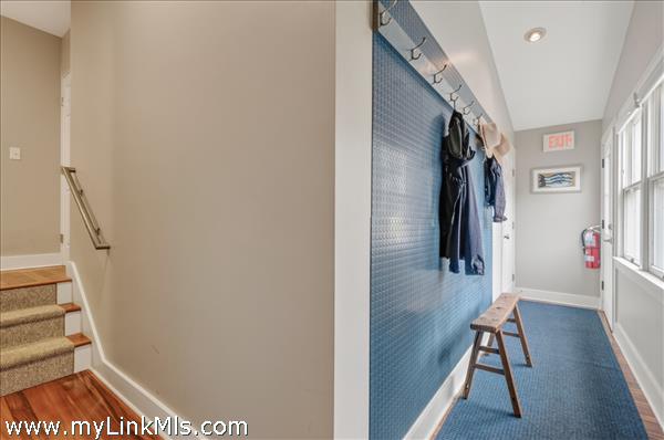 Shared entrance to residential space