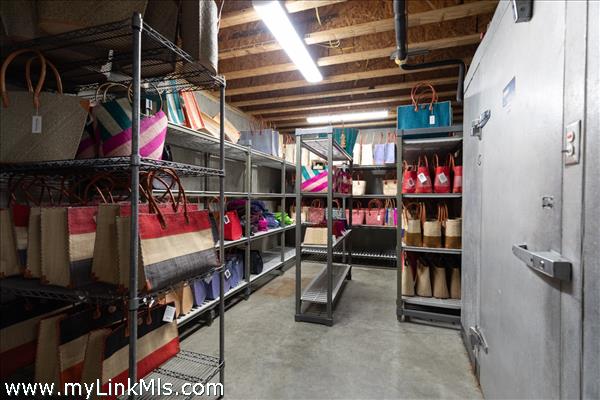 1,717 sq ft basement with walk-in refrigerator...