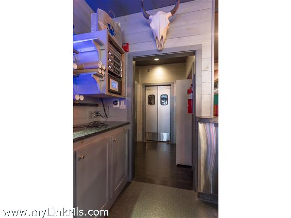 Kitchen access from the bar