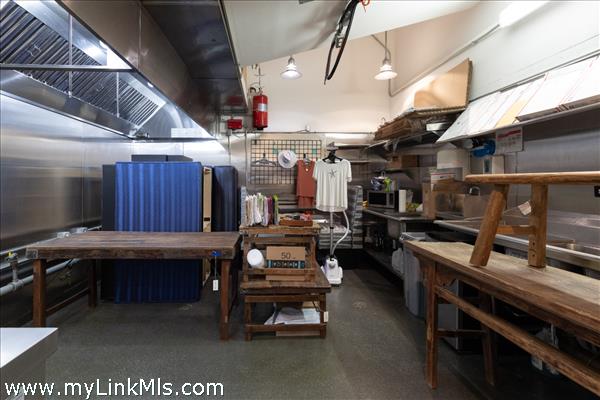 Commercial kitchen infrastructure