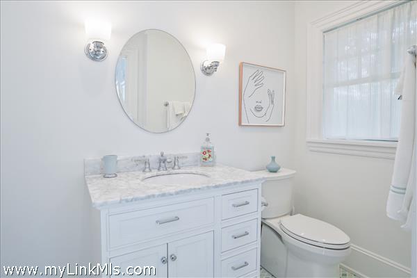 Guest bedroom 2 bathroom