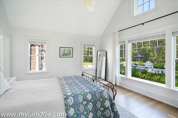 Guest bedroom 1