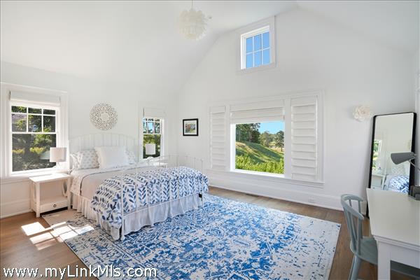 Guest bedroom 2