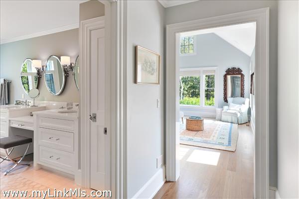 Entry to primary bedroom