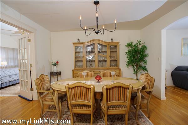Formal dining room