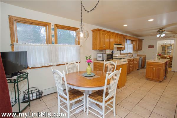 Eat in kitchen