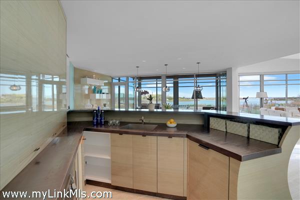 Wet bar