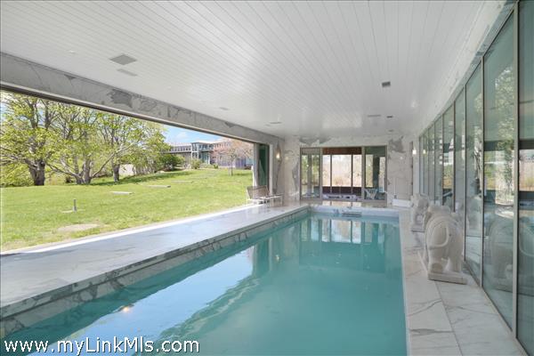 Pool house