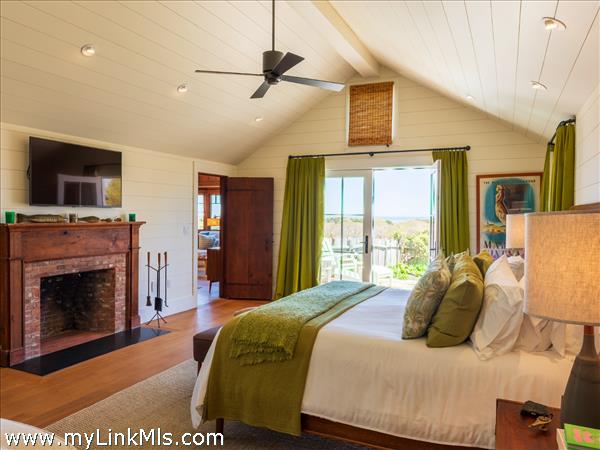 Primary bedroom with views to the ocean