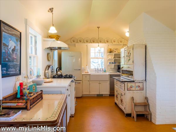 Guest house kitchen