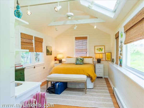 Bedroom with 1/2 bath in guest house