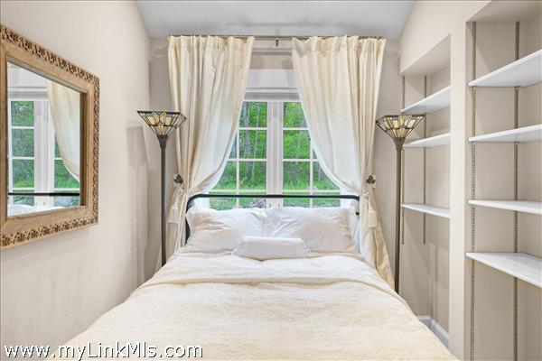 Bedroom (2)