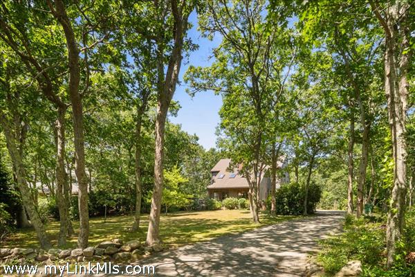 Sweet retreat on .71 acres!