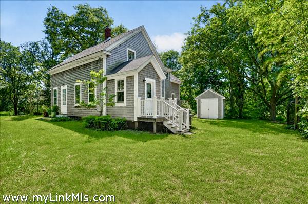 Exterior showing mudroom entrance