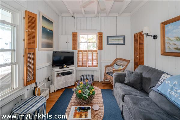 The pefect space to enjoy the laid back Vineyard lifestyle.