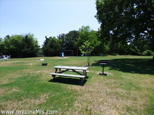 Beautiful grounds and picnic area