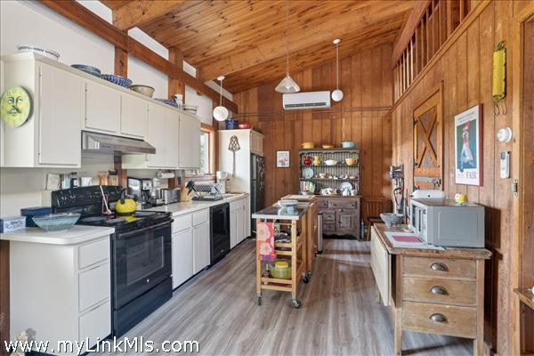 Big open kitchen.