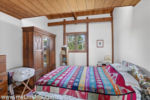 Second bedroom in the guest house.