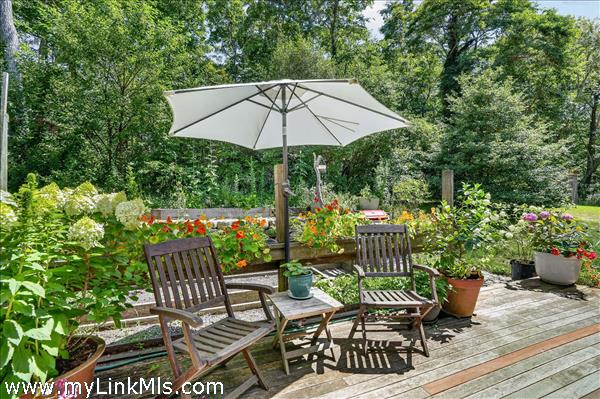 Guest House, patio