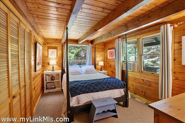 Guest House, bedroom