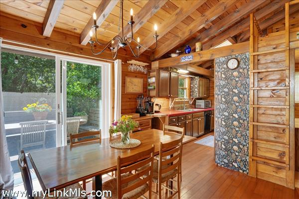 Guest House, dining/kitchen