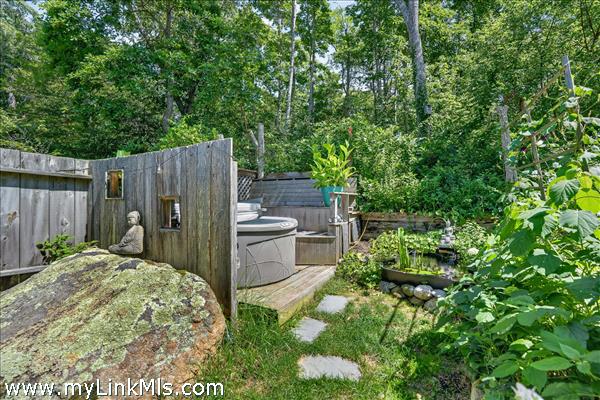 Guest House, hot tub, garden