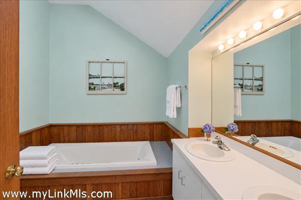 Primary Full Bathroom #1
Virtually staged