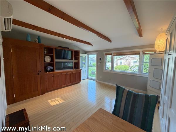 Accent wood ceiling beams