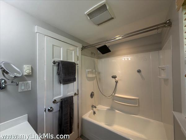 Shower tub