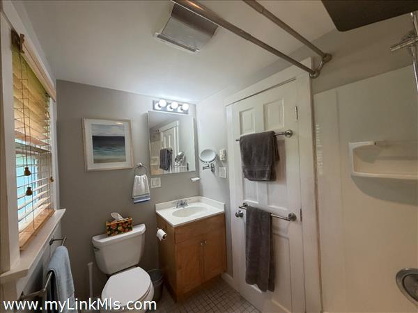 Full bathroom