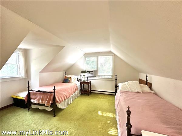 3rd bedroom 2nd floor