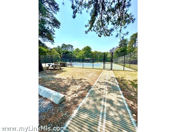 Public tennis courts