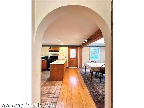 Arched doorway feature