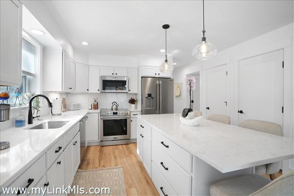 #33 Kitchen