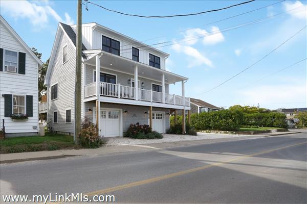 33 Lagoon Pond Road