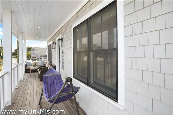 #33 Front Deck
