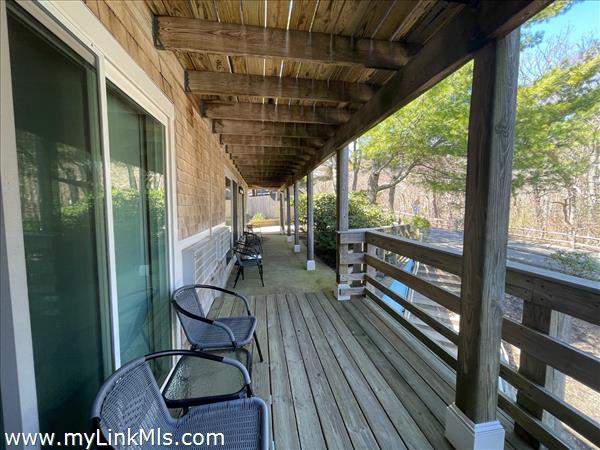 outside porch w/ private seating