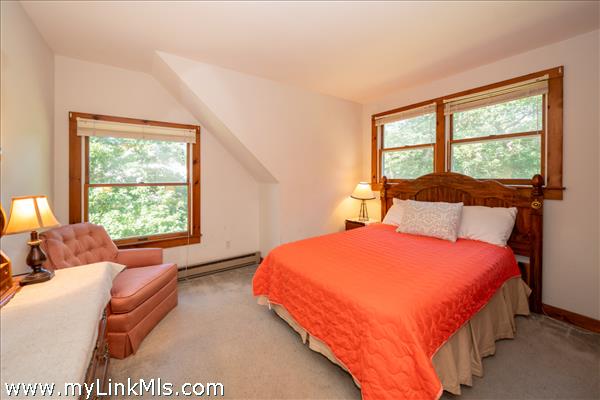 Queen bedroom