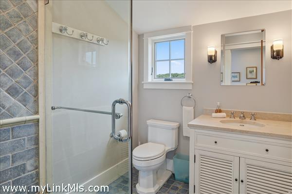 2nd Floor Full Bath