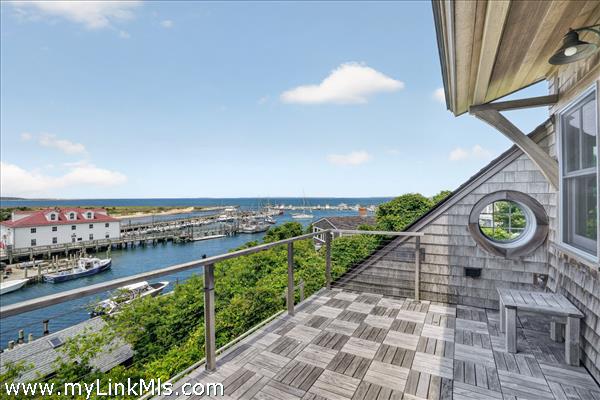 Large 2nd Floor Balcony