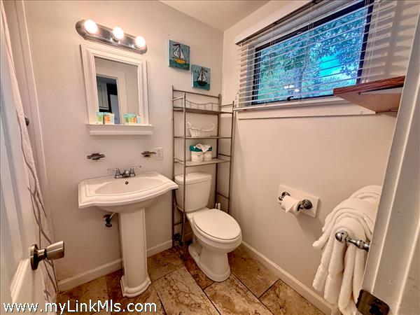 Bathroom with shower/tub combo